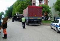 Prevrnuo se kamion u Vršcu (FOTO)